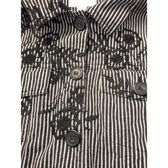 Charter Club Women's Black and White Floral Button Down Shirt Size Medium - Picture 6 of 6